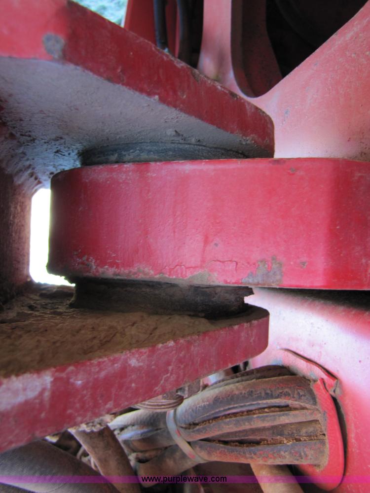 image for item B2163 1981 Versatile 895 articulating 4WD tractor