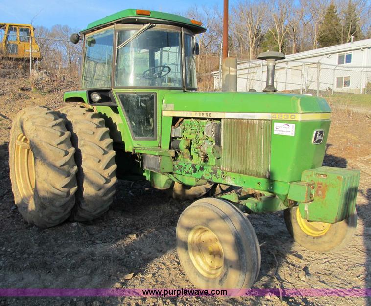 image for item B2582 1978 John Deere 4230 tractor