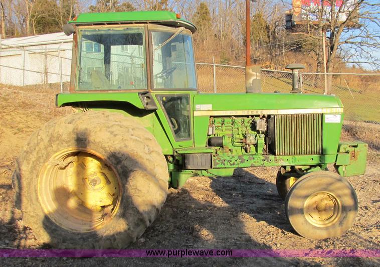image for item B2582 1978 John Deere 4230 tractor