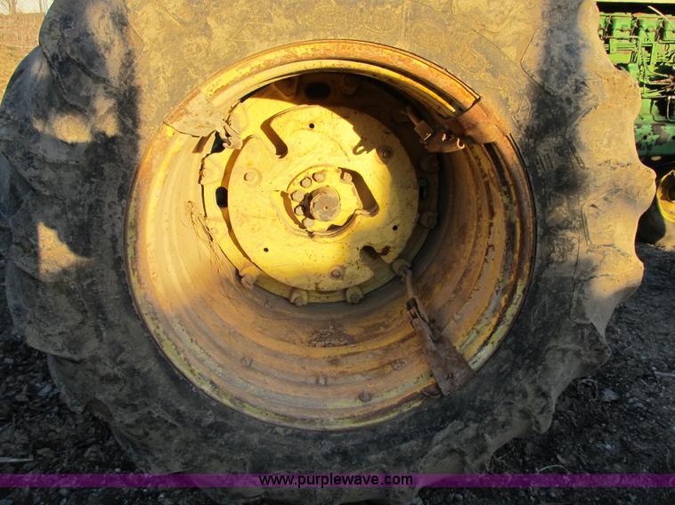 image for item B2582 1978 John Deere 4230 tractor