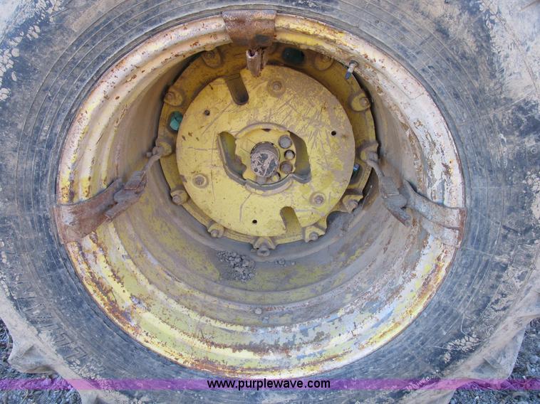 image for item B2582 1978 John Deere 4230 tractor