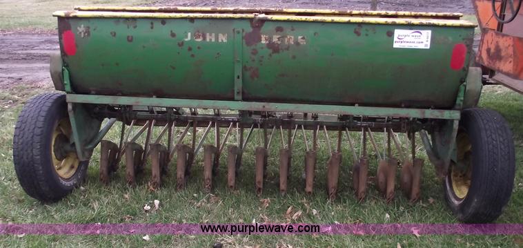 image for item B6017 John Deere FB-8 drill