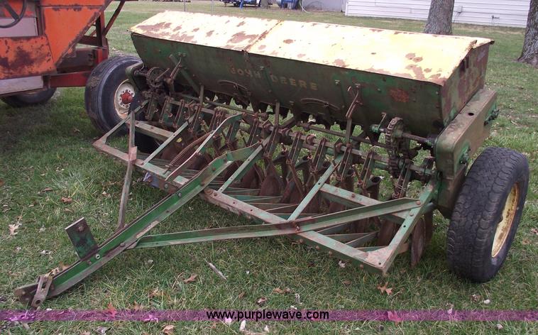 image for item B6017 John Deere FB-8 drill