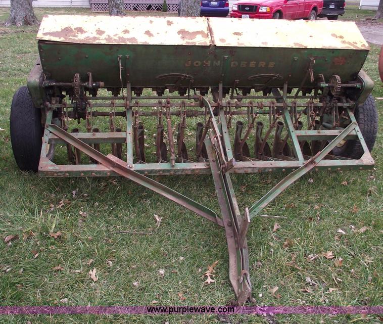 image for item B6017 John Deere FB-8 drill