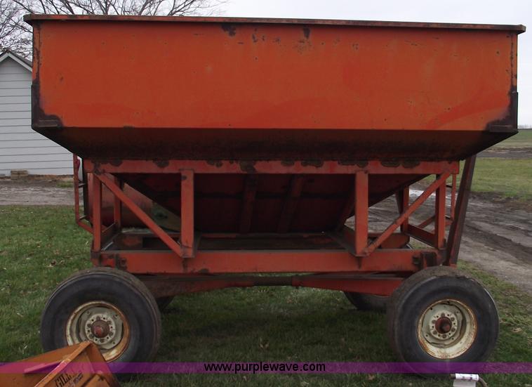 image for item B6018 Koby 6072 gravity wagon