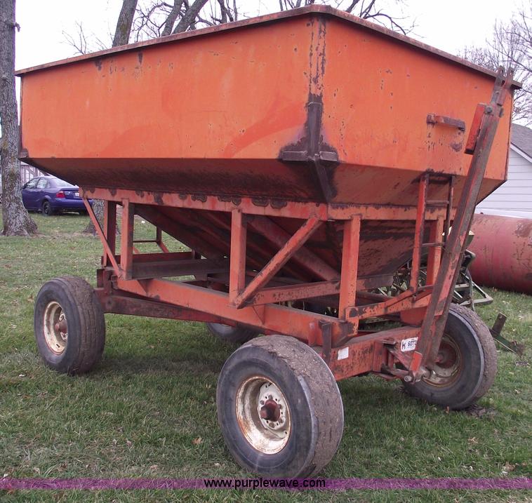 image for item B6018 Koby 6072 gravity wagon