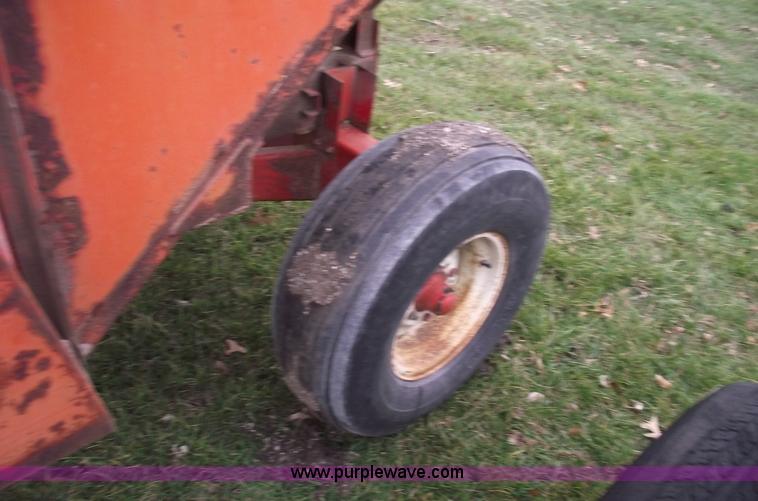 image for item B6018 Koby 6072 gravity wagon