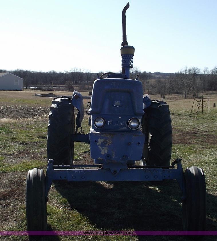 image for item B6057 1968 Ford 6000 tractor