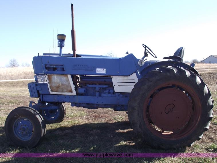 image for item B6057 1968 Ford 6000 tractor