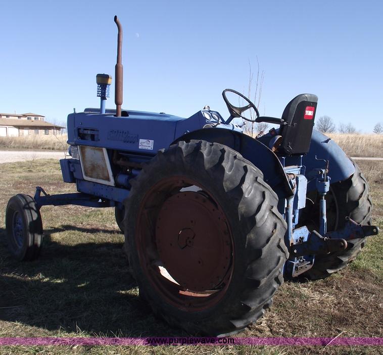 image for item B6057 1968 Ford 6000 tractor