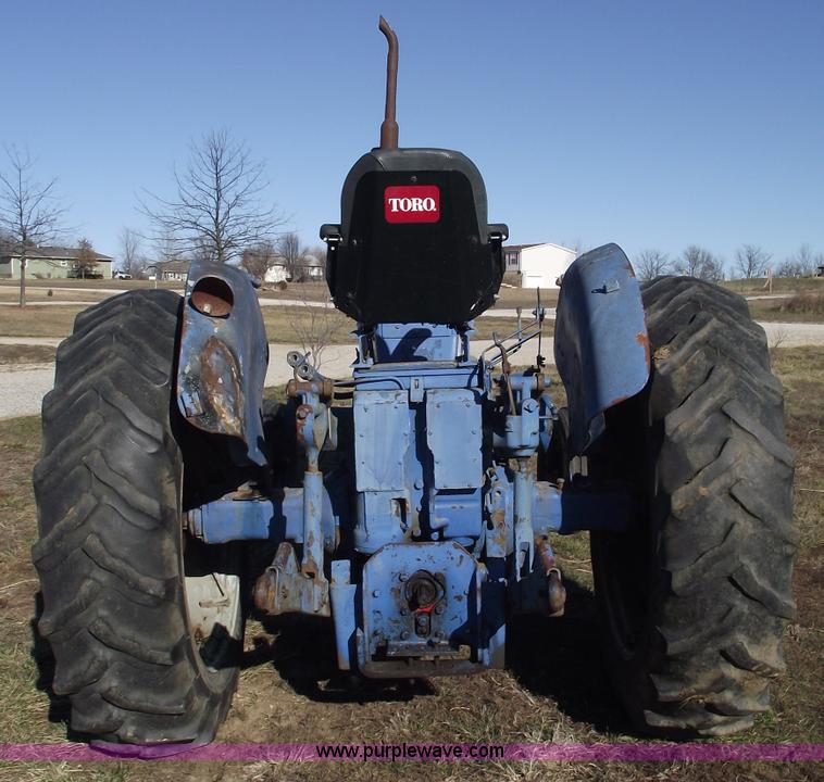 image for item B6057 1968 Ford 6000 tractor