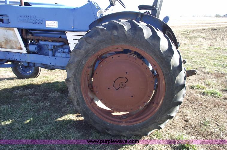 image for item B6057 1968 Ford 6000 tractor