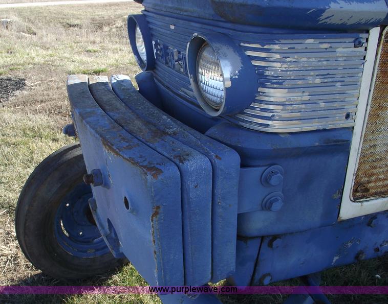 image for item B6057 1968 Ford 6000 tractor