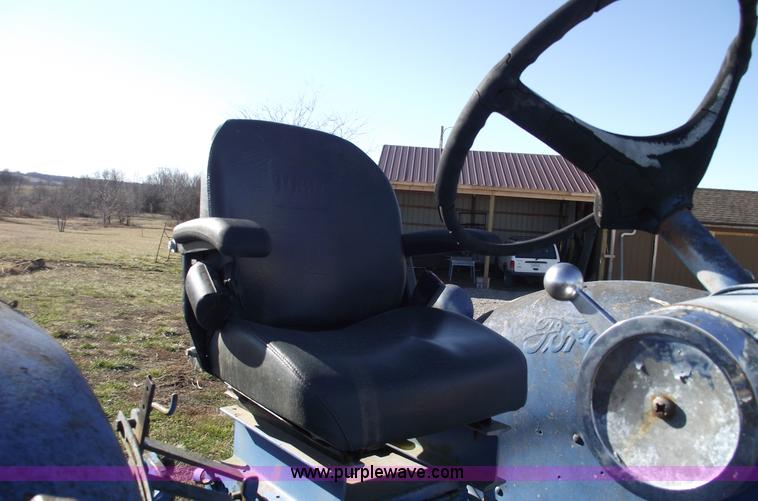 image for item B6057 1968 Ford 6000 tractor