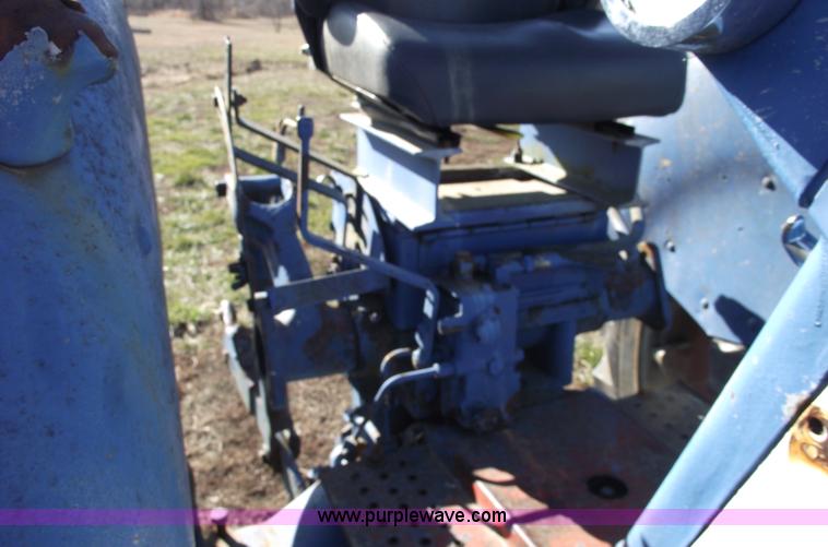 image for item B6057 1968 Ford 6000 tractor