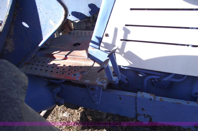 image for item B6057 1968 Ford 6000 tractor