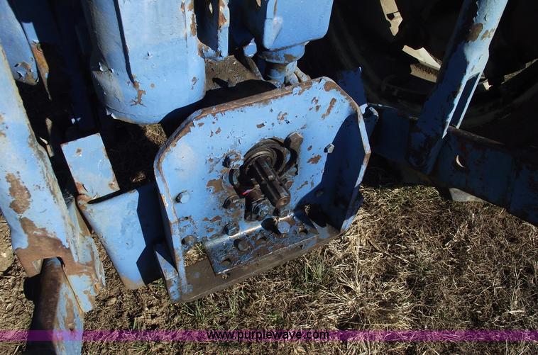 image for item B6057 1968 Ford 6000 tractor