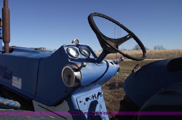 image for item B6057 1968 Ford 6000 tractor