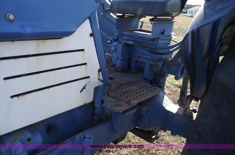 image for item B6057 1968 Ford 6000 tractor