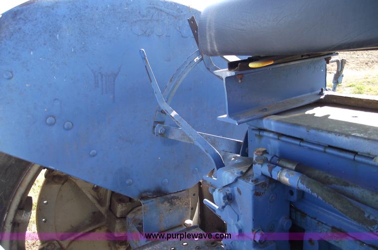 image for item B6057 1968 Ford 6000 tractor