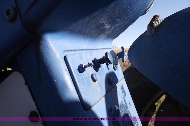 image for item B6057 1968 Ford 6000 tractor