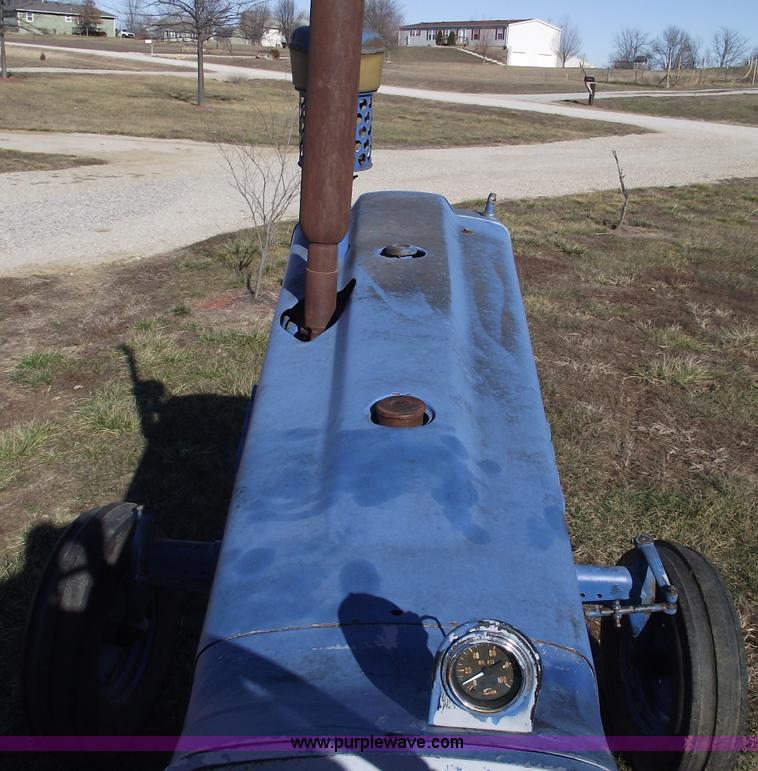 image for item B6057 1968 Ford 6000 tractor