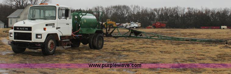image for item B8763 1986 Mack CS200 chemical application truck