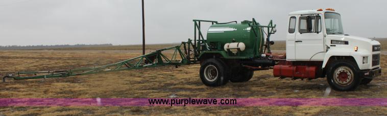 image for item B8763 1986 Mack CS200 chemical application truck