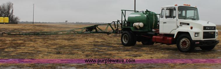 image for item B8763 1986 Mack CS200 chemical application truck