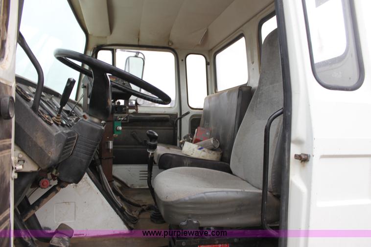 image for item B8763 1986 Mack CS200 chemical application truck