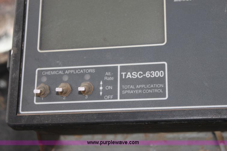 image for item B8763 1986 Mack CS200 chemical application truck