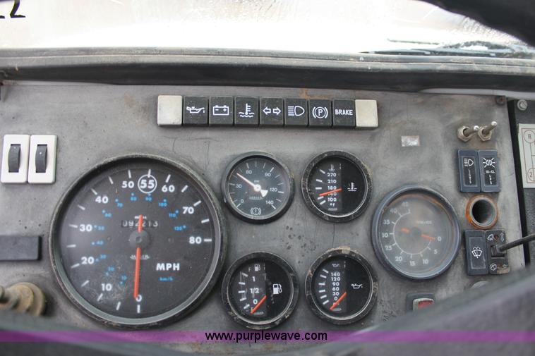 image for item B8763 1986 Mack CS200 chemical application truck