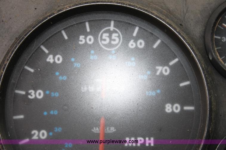 image for item B8763 1986 Mack CS200 chemical application truck