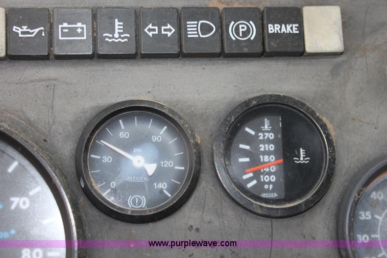 image for item B8763 1986 Mack CS200 chemical application truck