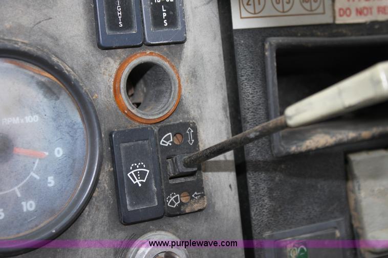 image for item B8763 1986 Mack CS200 chemical application truck