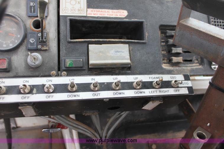 image for item B8763 1986 Mack CS200 chemical application truck