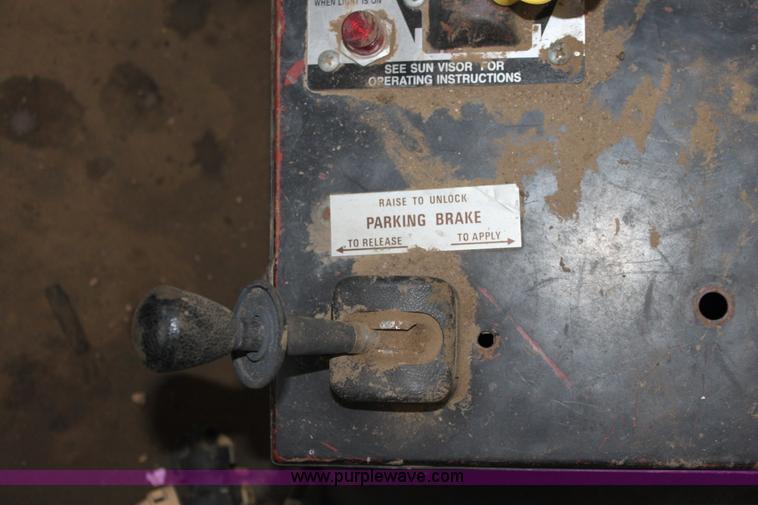 image for item B8763 1986 Mack CS200 chemical application truck