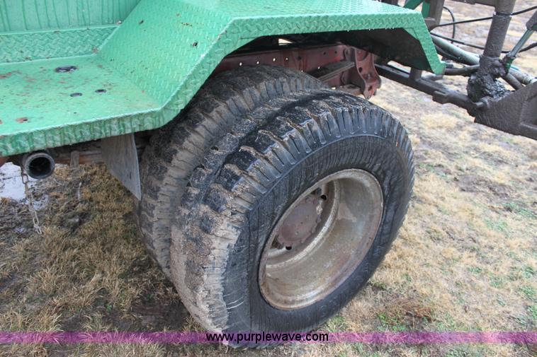 image for item B8763 1986 Mack CS200 chemical application truck