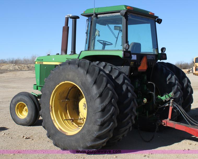 image for item B8786 1989 John Deere 4455 tractor