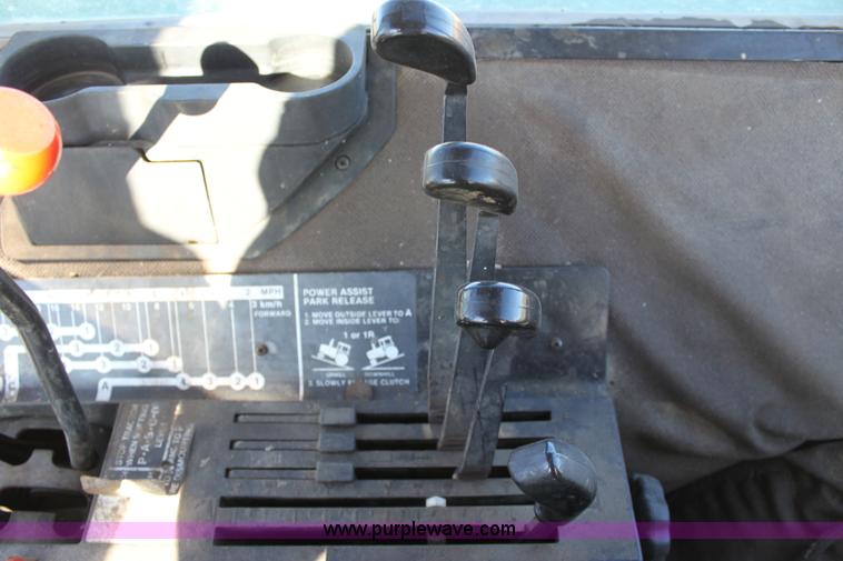 image for item B8786 1989 John Deere 4455 tractor