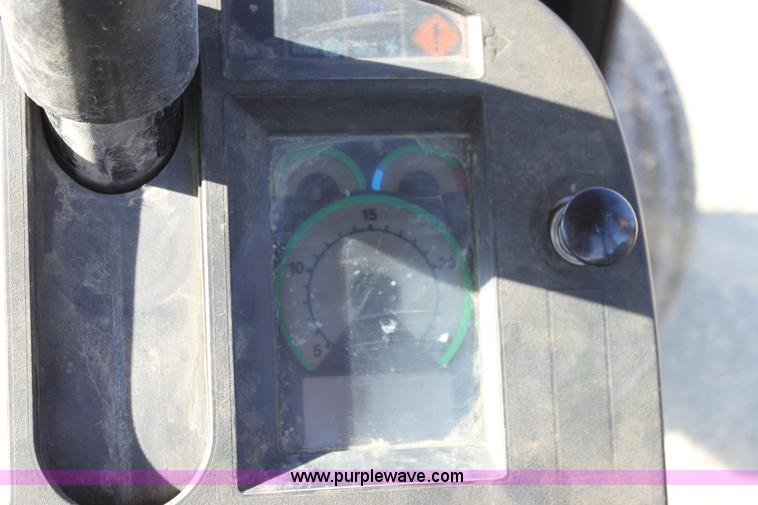 image for item B8786 1989 John Deere 4455 tractor