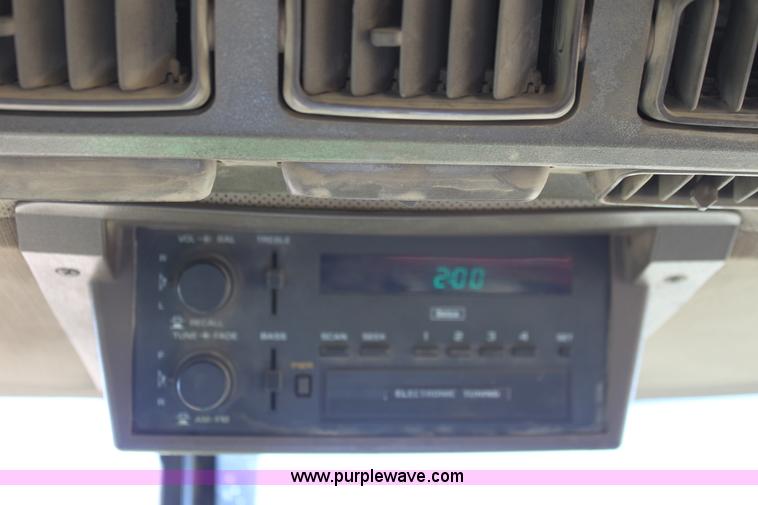 image for item B8786 1989 John Deere 4455 tractor