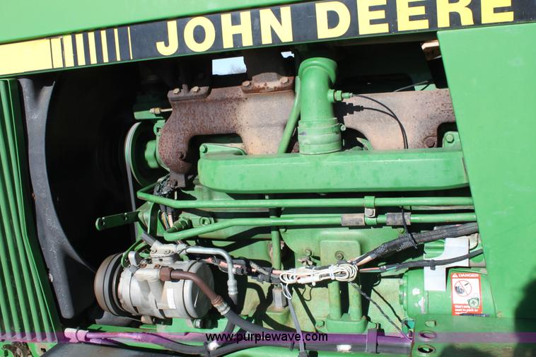 image for item B8786 1989 John Deere 4455 tractor