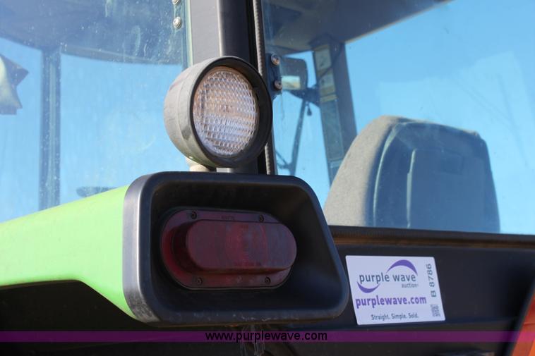 image for item B8786 1989 John Deere 4455 tractor