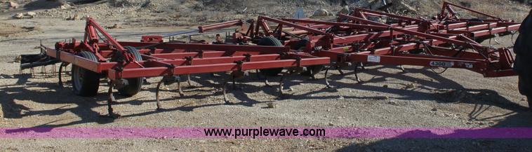 image for item B8787 International Harvester 4300 field cultivator