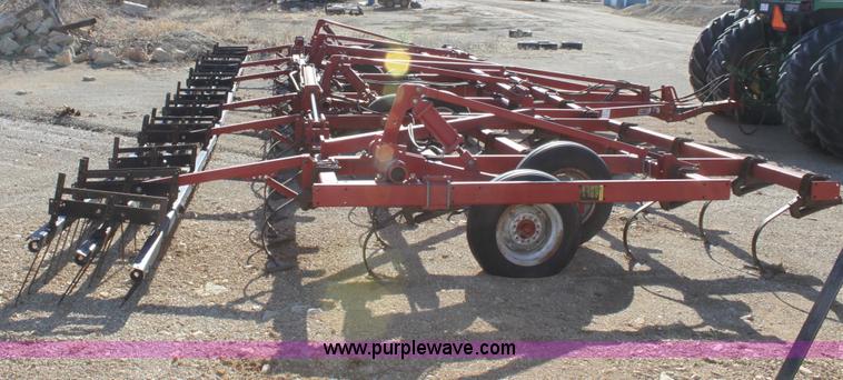 image for item B8787 International Harvester 4300 field cultivator