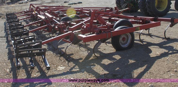 image for item B8787 International Harvester 4300 field cultivator