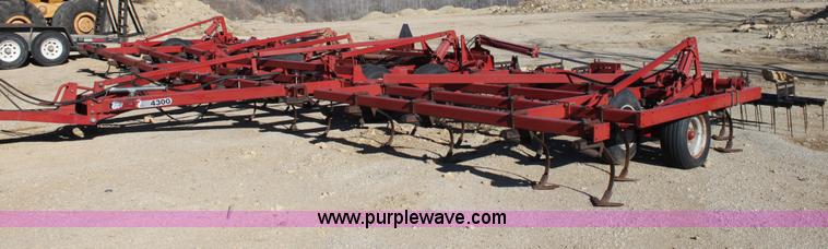 image for item B8787 International Harvester 4300 field cultivator
