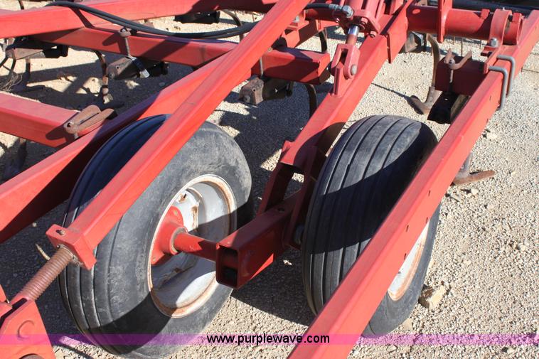 image for item B8787 International Harvester 4300 field cultivator