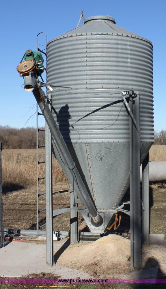 image for item B8803 300 bushel grain bin